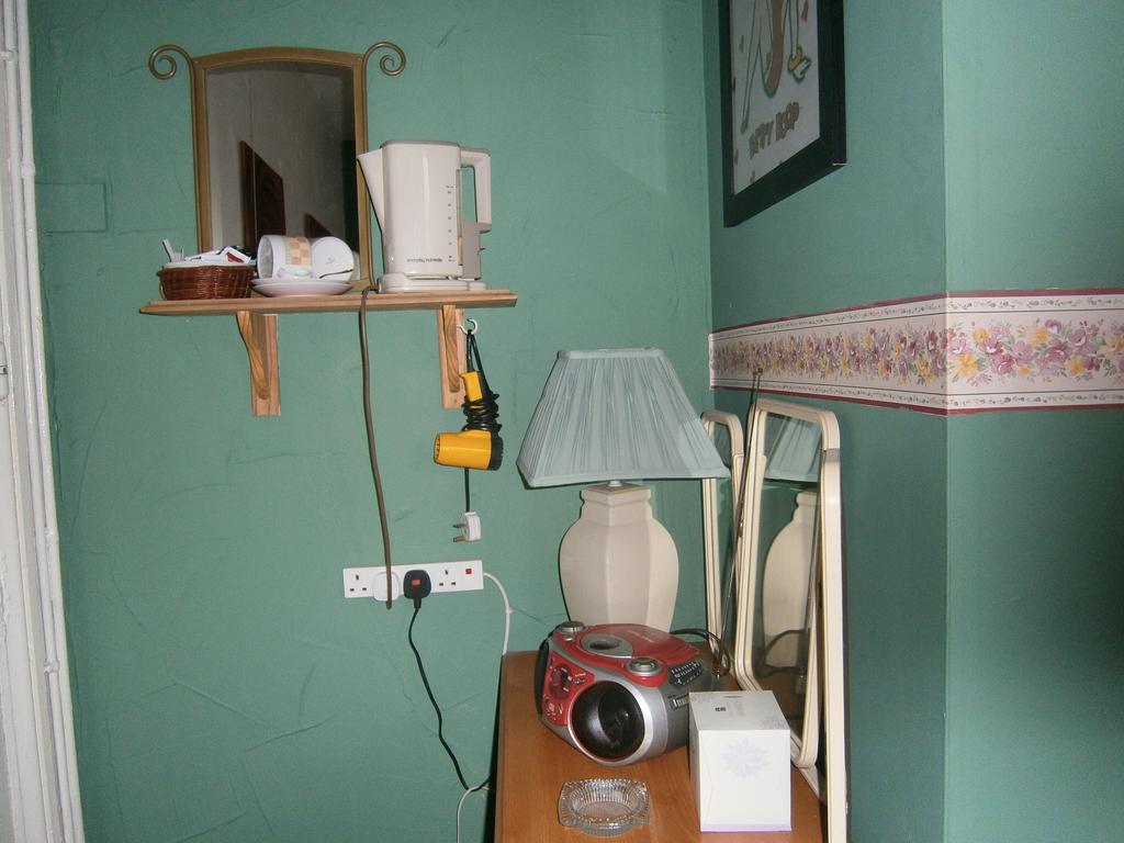 Guesthouse The Royale Hotel Blackpool Room photo